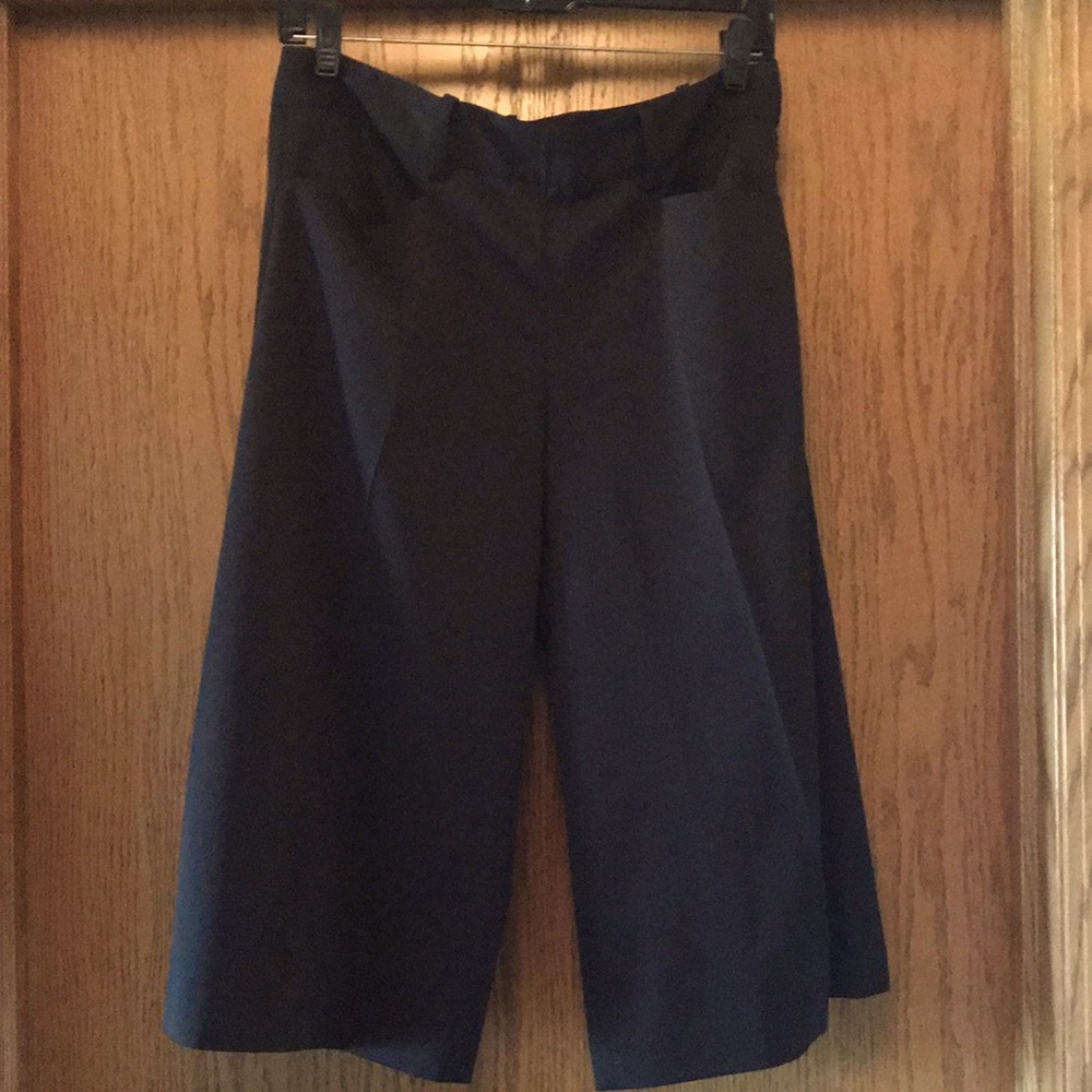 BCBGMAXAzria Wide Leg Capri Trousers in Black